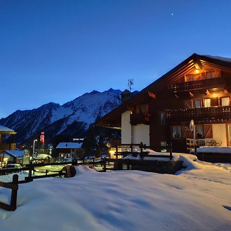 Hotel Santa San Champoluc Exterior foto