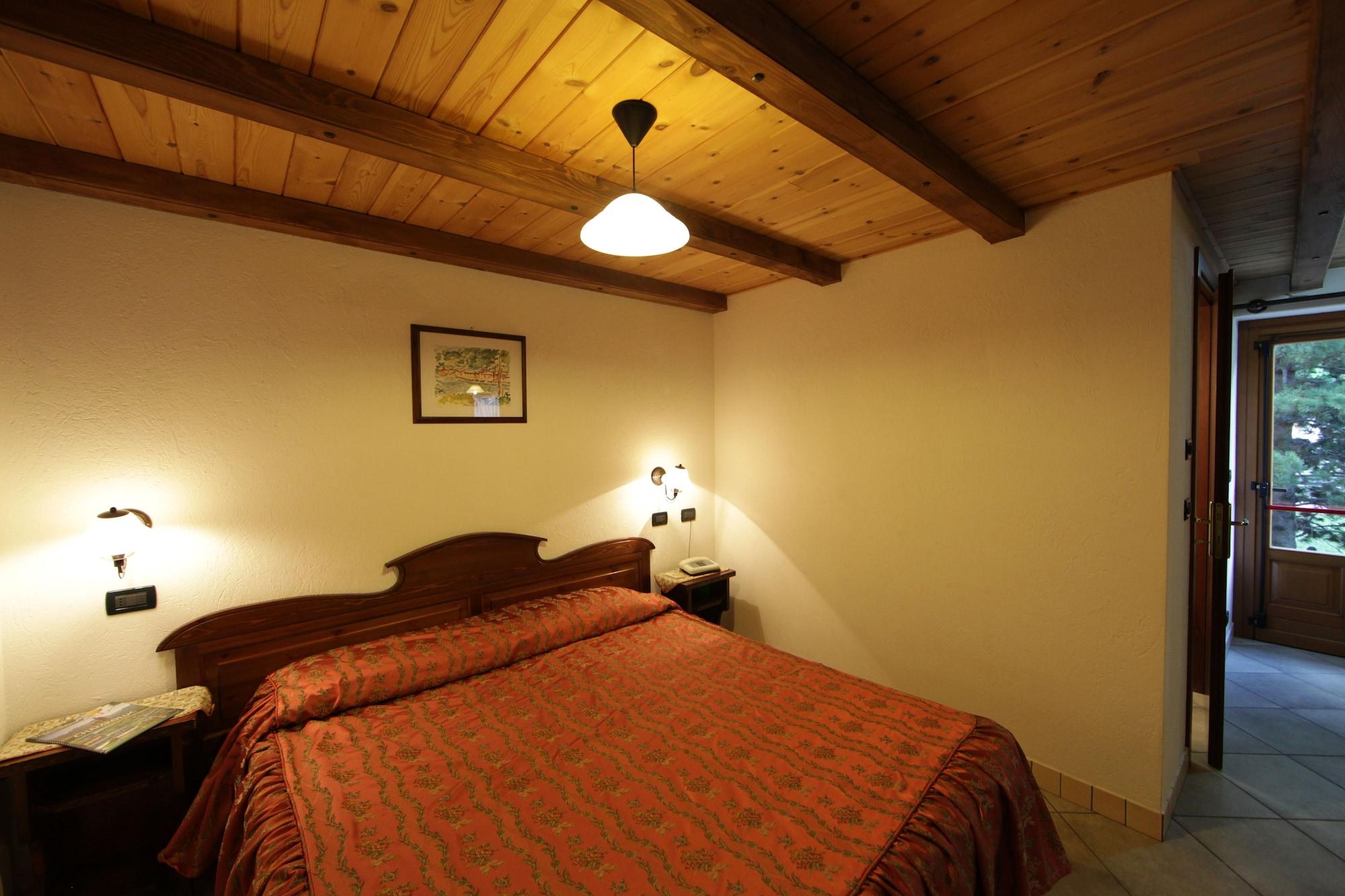 Hotel Santa San Champoluc Exterior foto