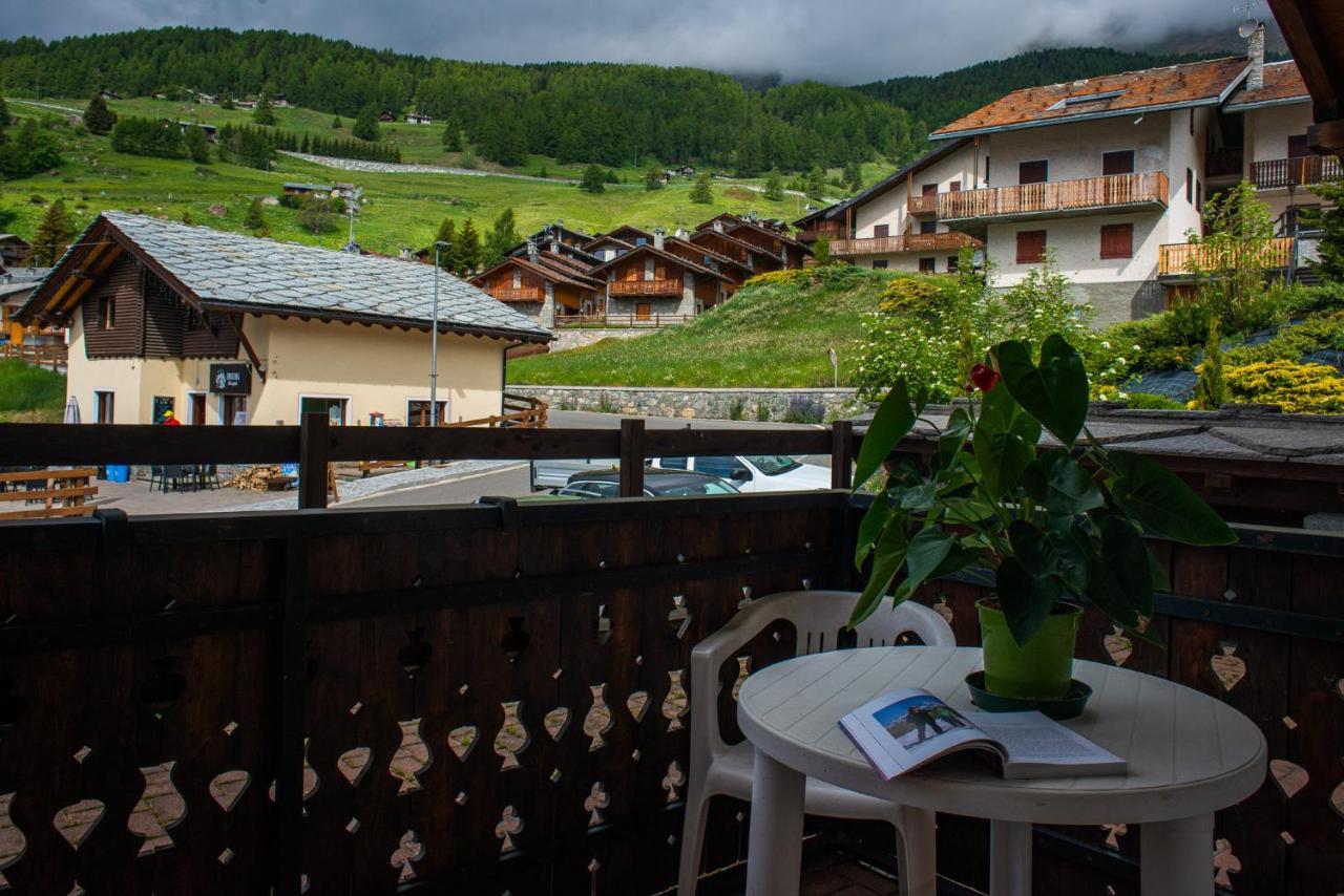 Hotel Santa San Champoluc Exterior foto