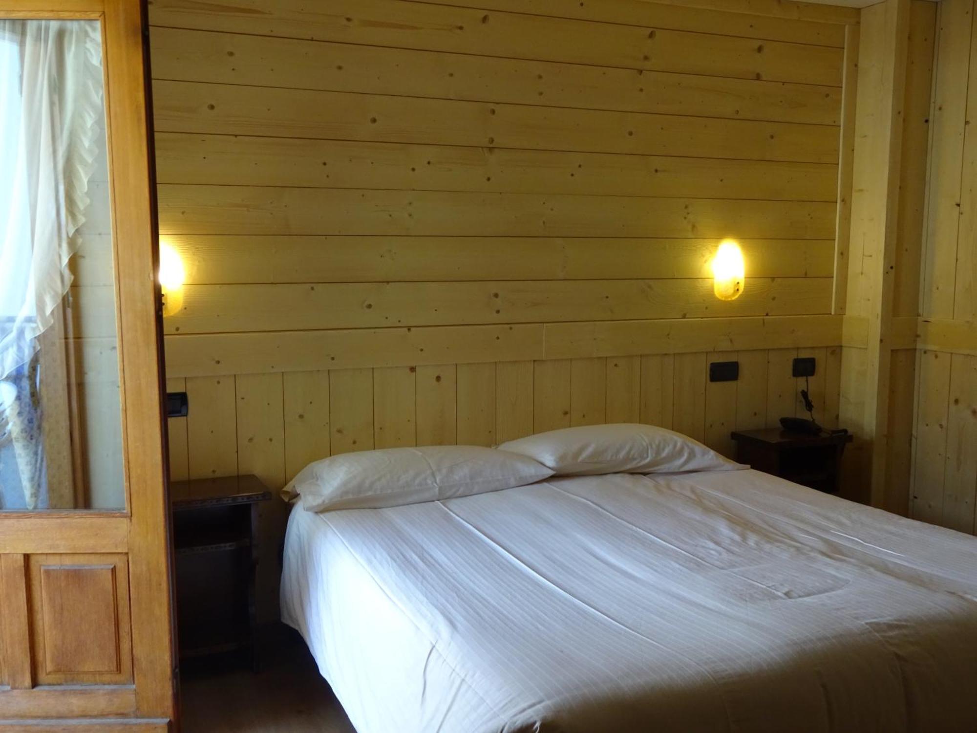 Hotel Santa San Champoluc Habitación foto