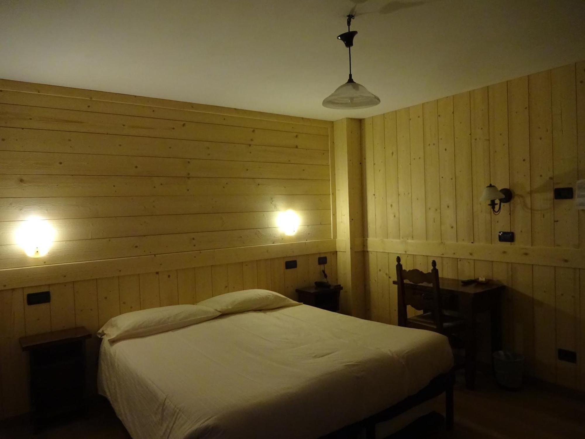Hotel Santa San Champoluc Habitación foto